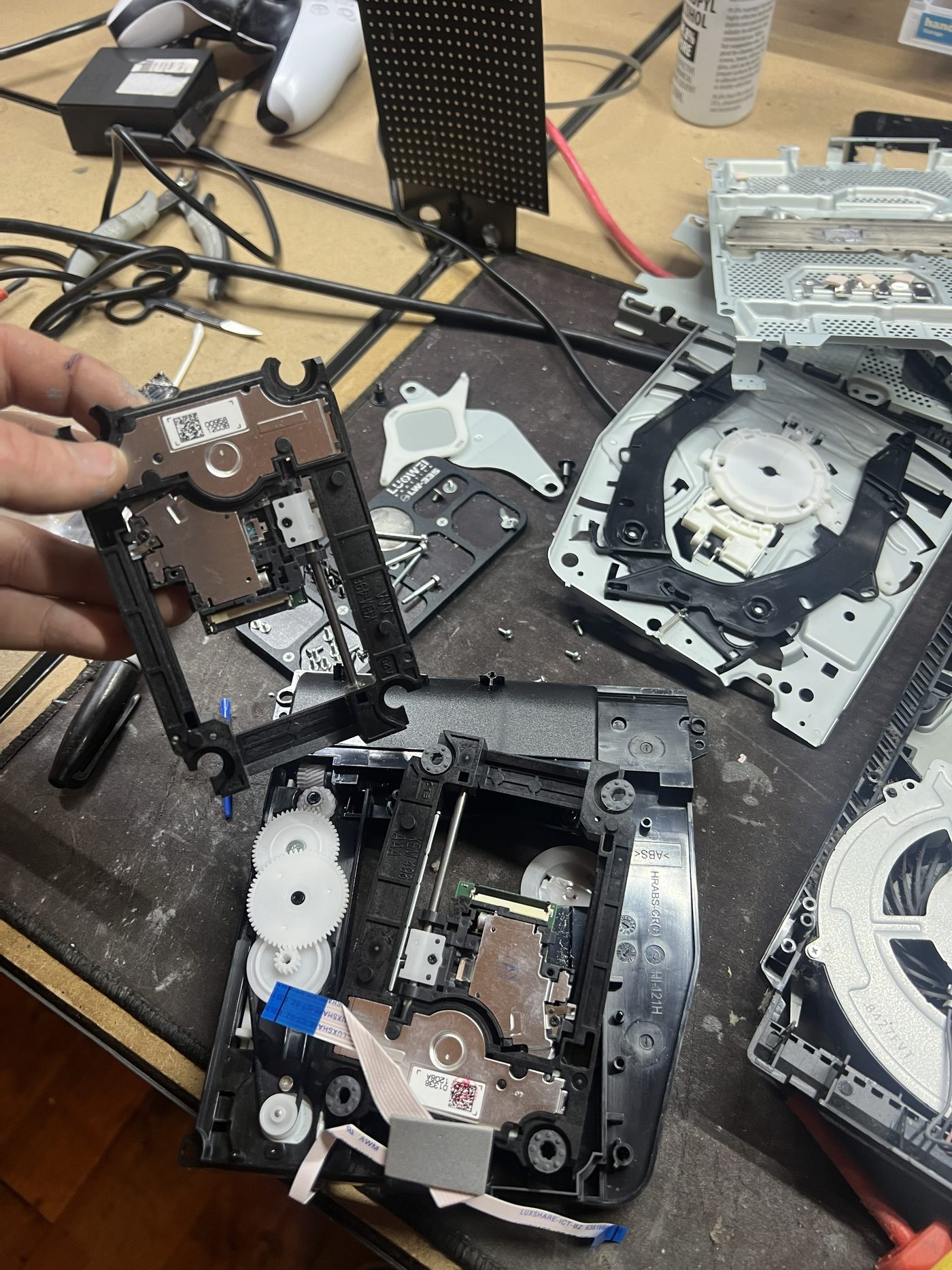 Replacement PS4 Slim laser module during Blu-ray drive repair