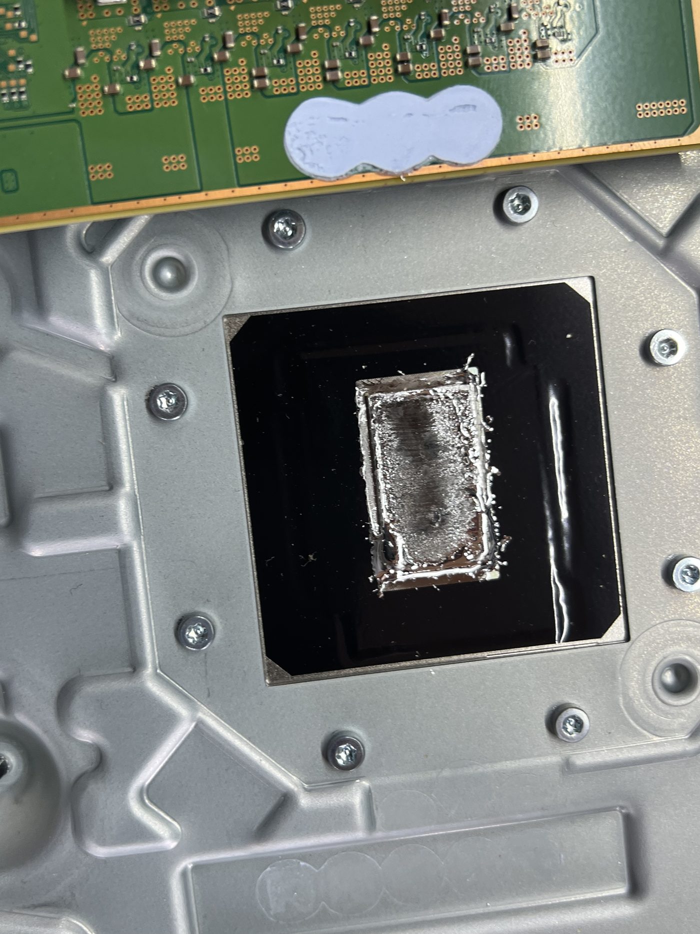 Dirty PS5 Slim heatsink contact patch before polishing